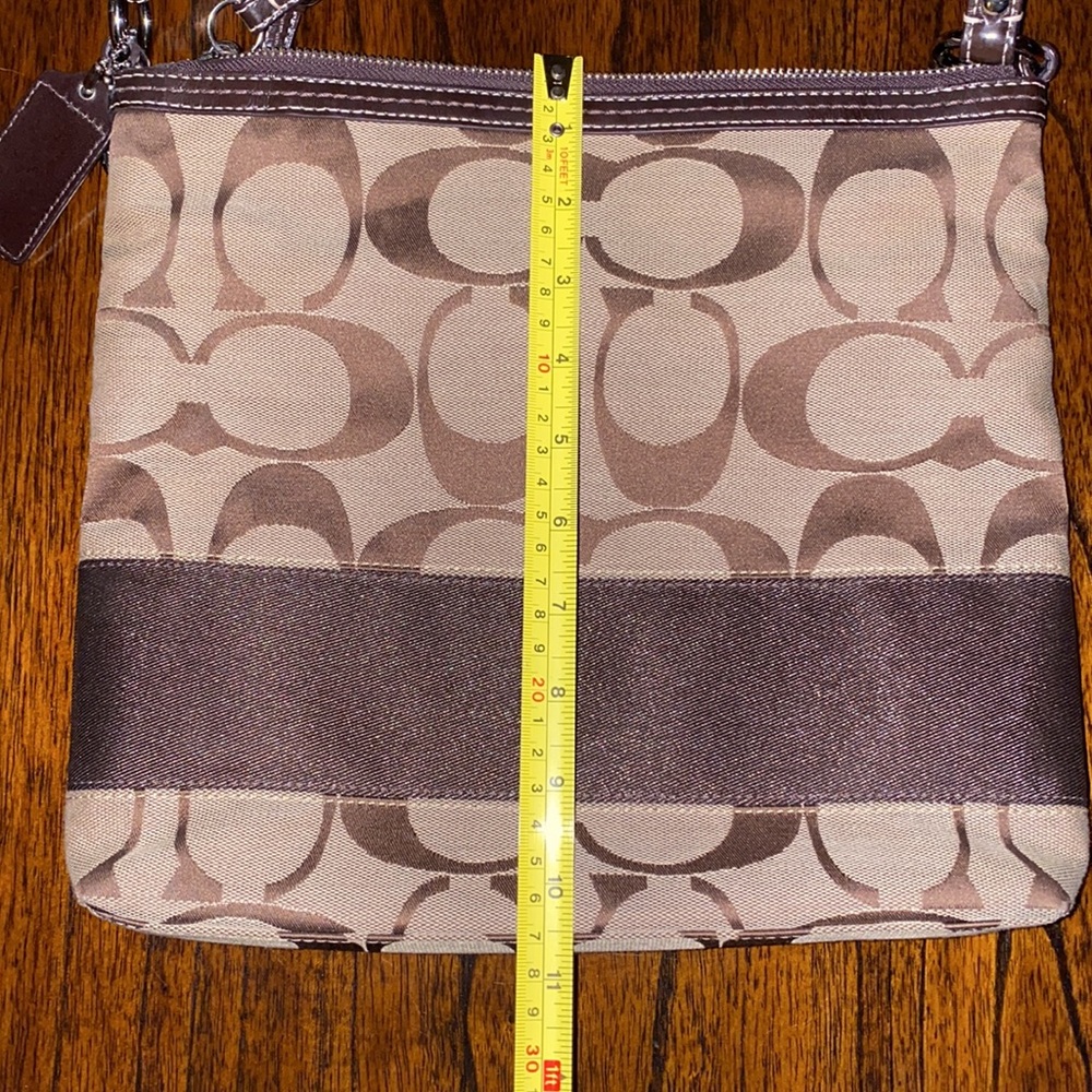 Coach Signature C Shoulder Purse Brown - Picture 5 of 10